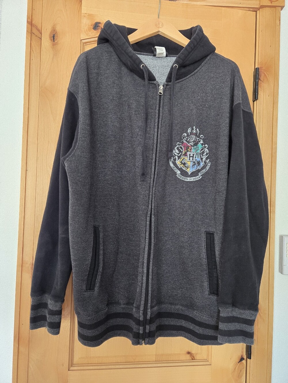 Men's (Unisex) Harry Potter Universal Studios Grey & Black Hooded Zip Jacket XL